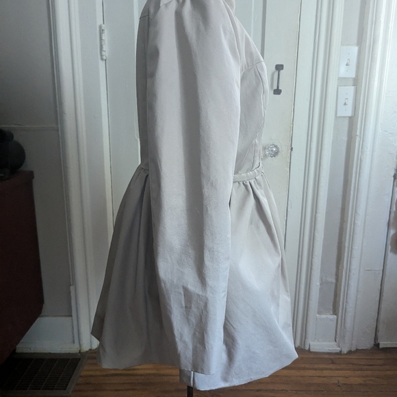 Light weather coat by H&M size US 12 - Picture 3 of 5